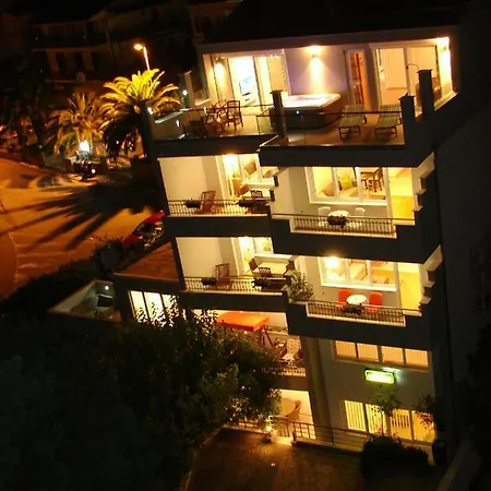 App Lux F Apartamento *