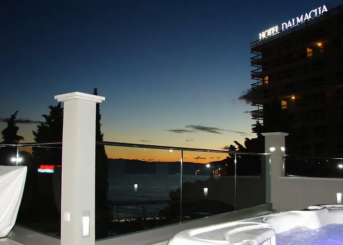 App Lux F * מאקרסקה