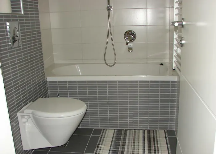 App Lux F Апартаменти *