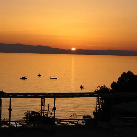 App Lux F Апартаменти